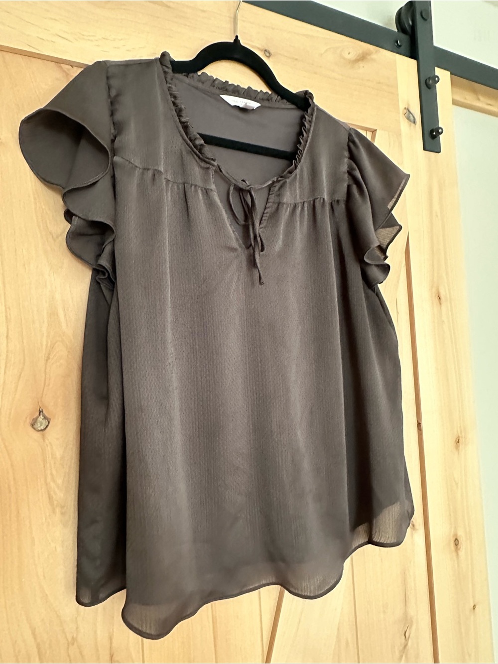LC Lauren Conrad Gray Flutter Sleeve Blouse XL | MIX + MATCH
